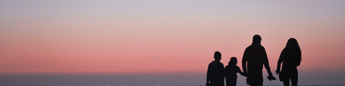 sarah-medina-KmHBlHFAtms-unsplash